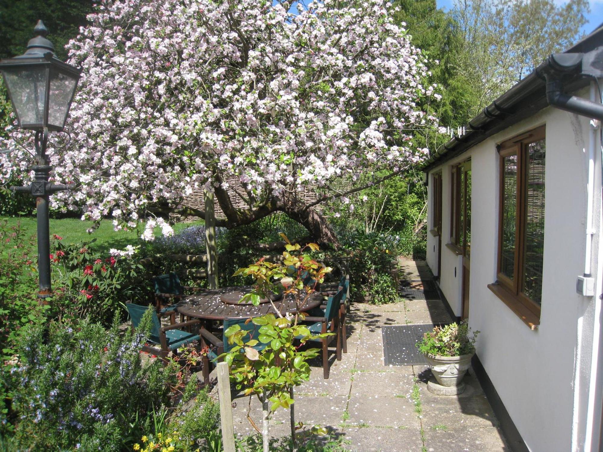 Newton Farmhouse Whiteparish Exterior foto